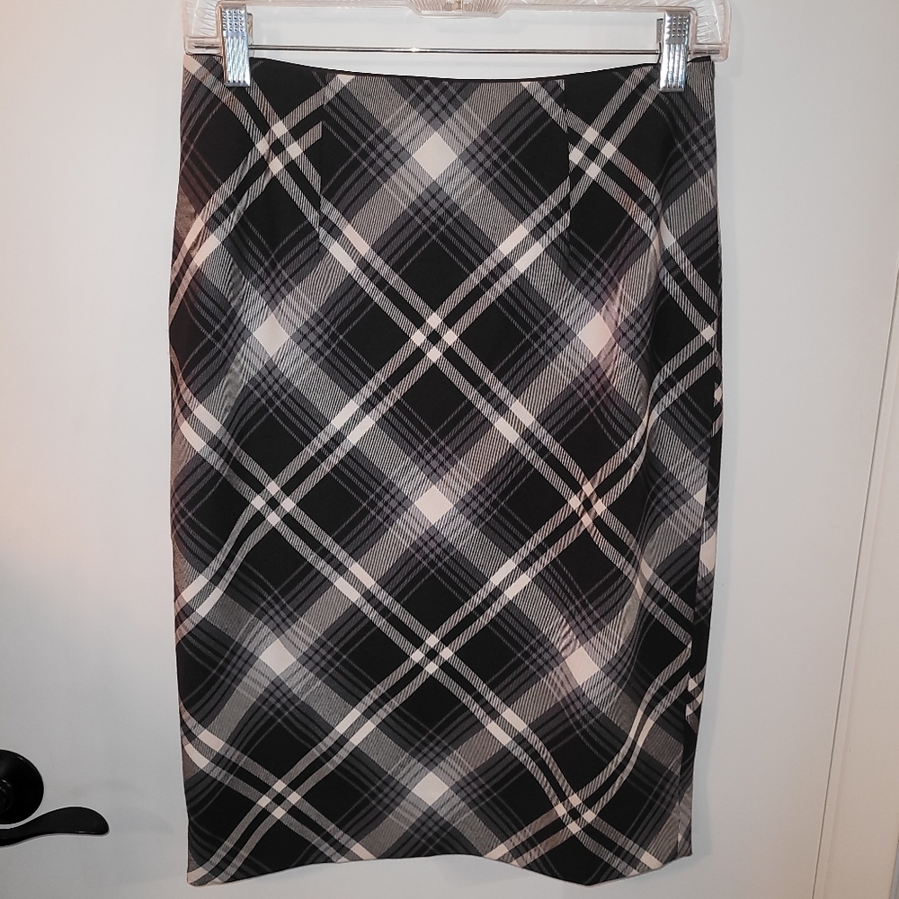 Plaid Pencil Skirt - Black and White